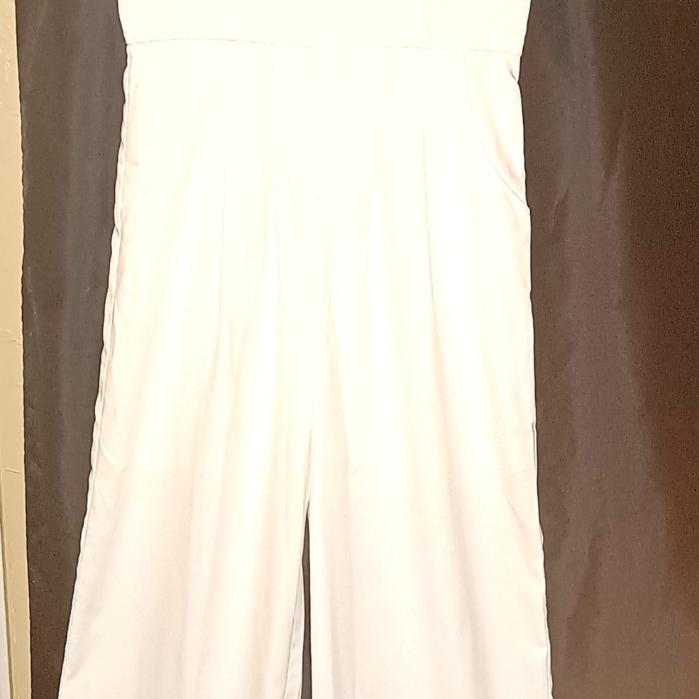 White, sleeveless jumpsuit